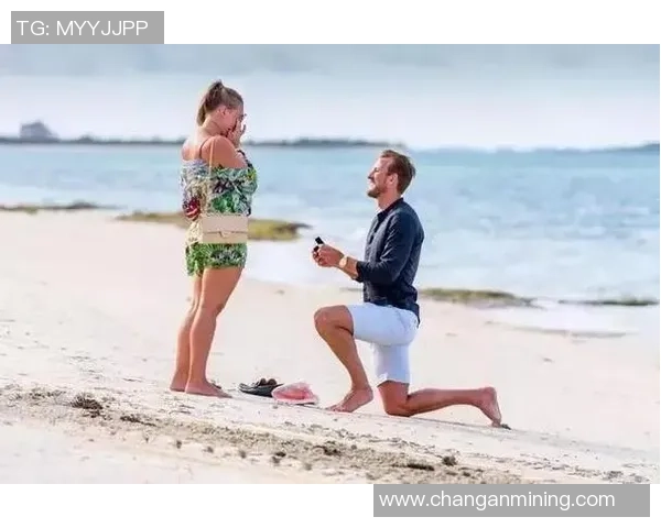 加拿大足球情侣球星揭秘他们的爱情故事与职业生涯精彩瞬间 加拿大足球情侣球星揭秘他们的爱情故事与职业生涯精彩瞬间