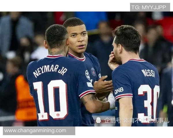 姆巴佩如何训练成顶级球星他背后的努力与秘诀揭秘 姆巴佩如何训练成顶级球星他背后的努力与秘诀揭秘