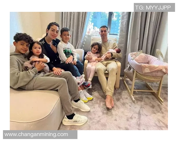 最美女足球星深情表白C罗勇敢告白背后的真情故事 最美女足球星深情表白C罗勇敢告白背后的真情故事