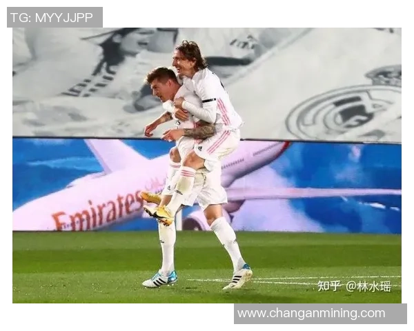 球星足球背景素材图片精选，展现运动员风采与激情瞬间